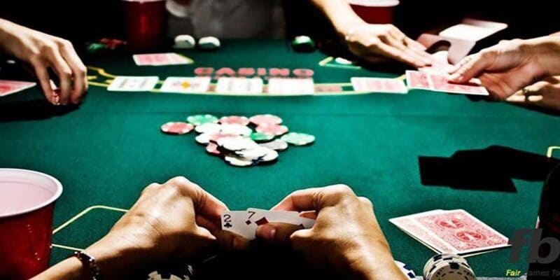 Những sai lầm phổ biến gây thất bại trong cách chơi poker 2 lá